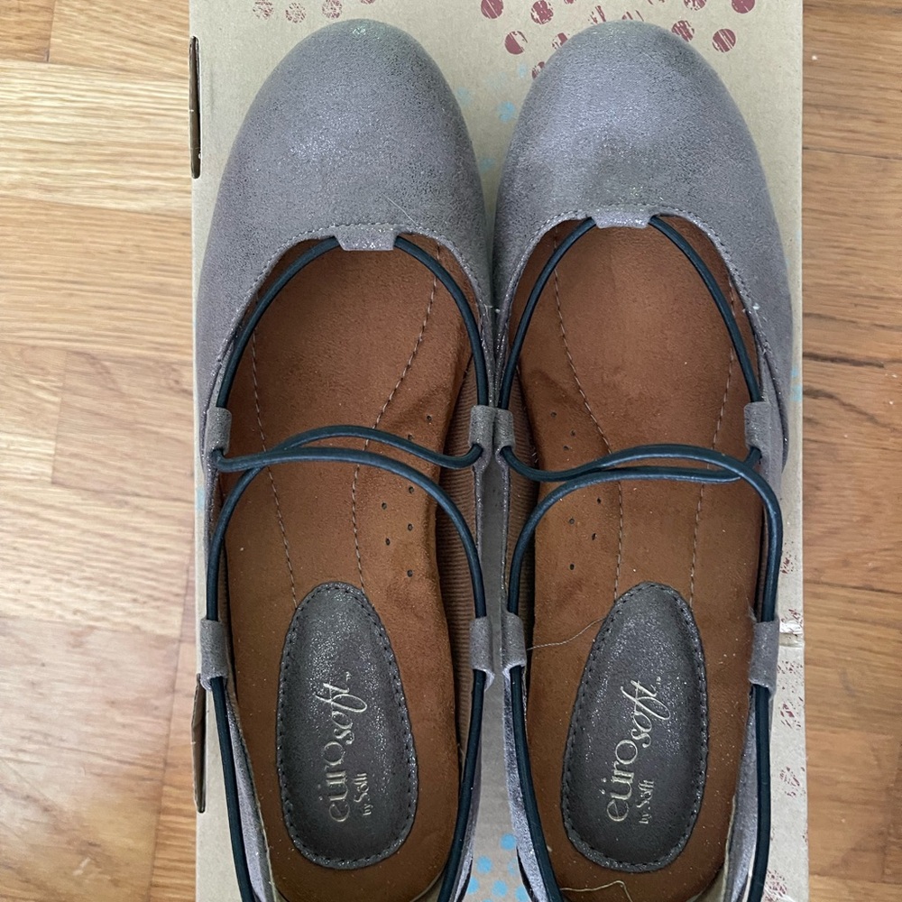 NIB EUROsoft Flats Shoes Sootie Smoke Suede SZ 9 Women’s 8.5